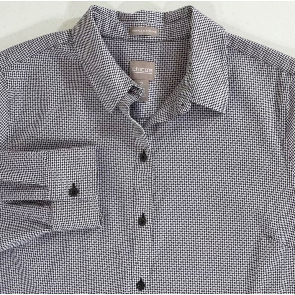 Chicos Button Down Shirt 2 or Large Blue White Wrinkle Resistant Cotton Tunic